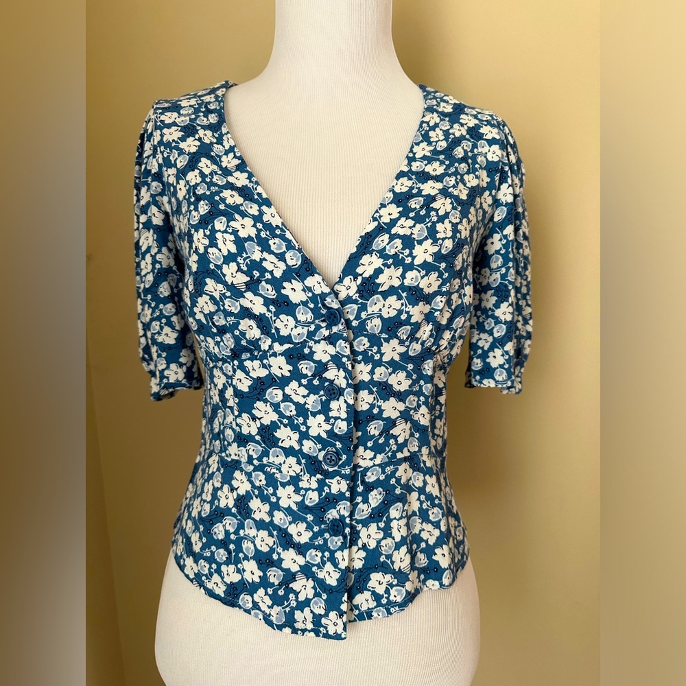 Reformation Madeline top in Raquel print size 2. Excellent condition!